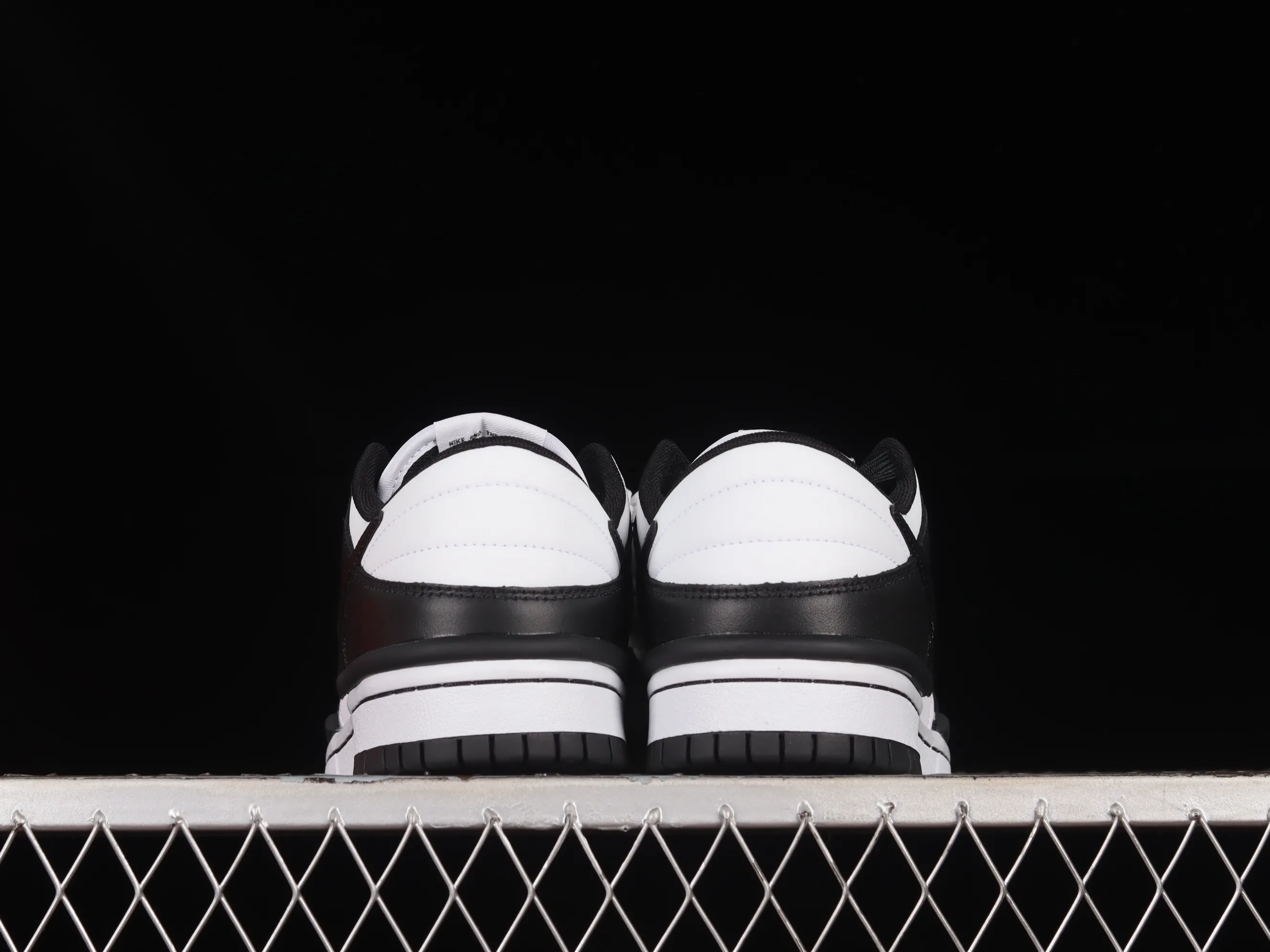 All categories Nk SB Dunk Series Nk SB Dunk Low low-top sneakers C version Nk Dunk Low "Twist Panda" Mutated Panda SB low-top sports and leisure sneakers DZ2794-001